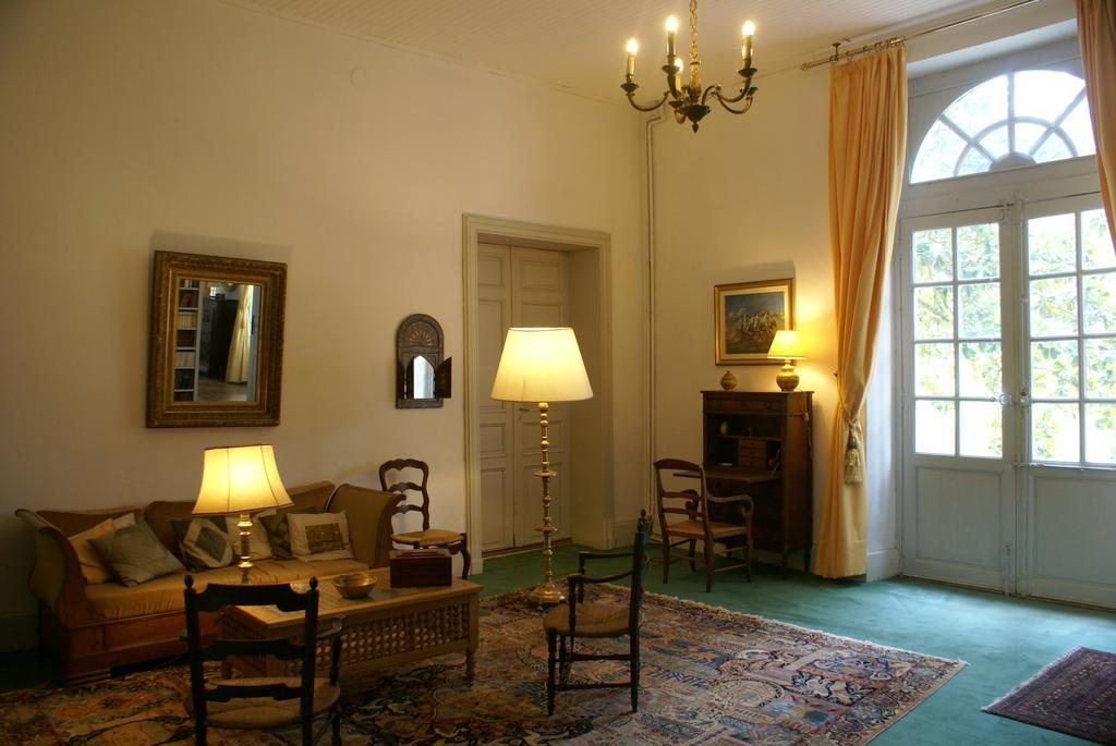 Chambres D'Hotes Chateau De Cavagnac Layrac Exteriör bild